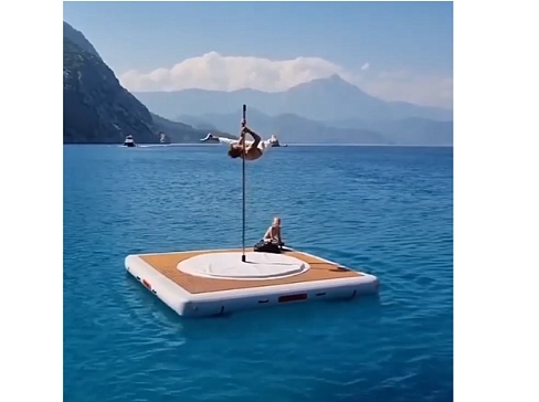 Надувная плавучая платформа на воде для 