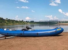 Фотография "ЭКШН-335" - одноместная надувная лодка ПВХ или ТПУ с надувным дном с самоотливом (НДНД) из ПВХ ТПУ 210D ТПУ 420D ТаймТриал