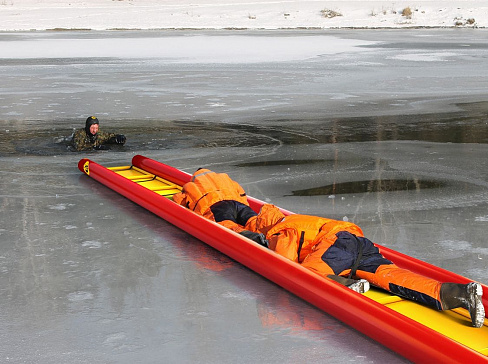 &quot;УСЛП&quot; - надувное спасательное устройство спасения из ледяной полыньи для МЧС, спасателей