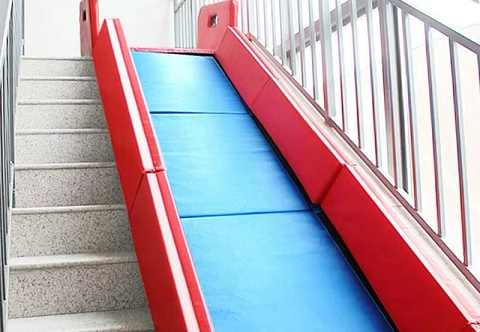 Складная мягкая горка для детей на лестницу