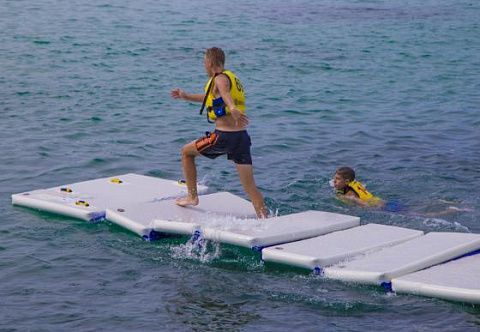 &quot;ВОДНАЯ ДОРОЖКА&quot; - аттракцион надувной для аквапарков