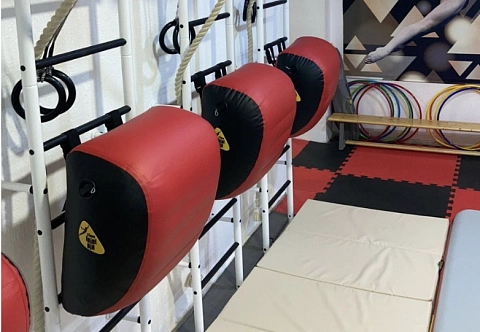 Надувной многофункциональный тренажер для шведской стенки 