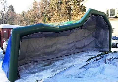 Пневмокаркасный ангар для ремонта двигателя самолета