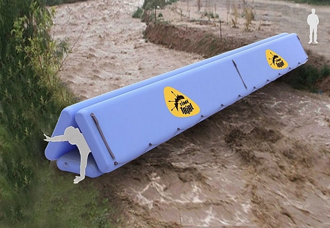 Надувная быстровозводимая спасательная переправа при наводнение