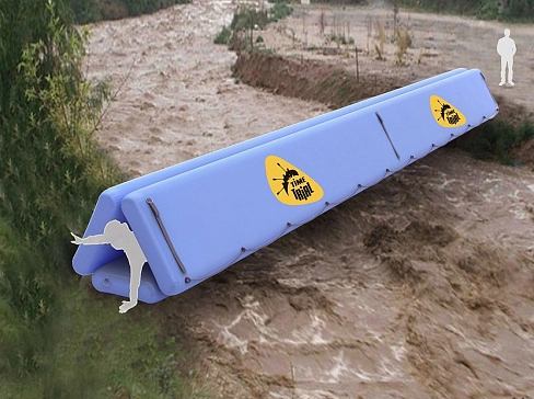 Надувная быстровозводимая спасательная переправа при наводнение