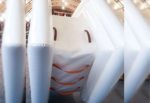 Надувная водная горка для яхт