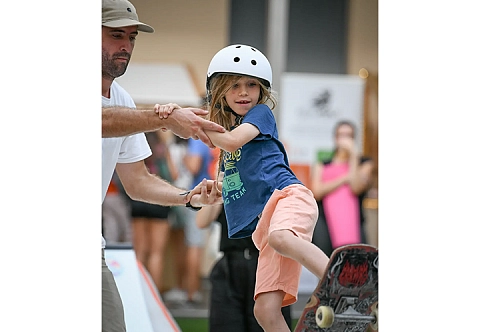 Надувная мобильная короткая рампа для катания на скейтборде