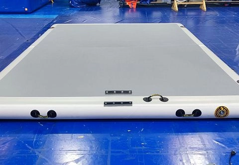 Надувная платформа для отдыха на воде с палаткой