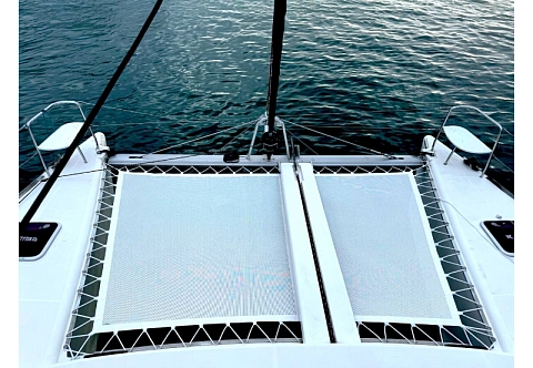 Сетка для палубы парусного катамарана и тримарана