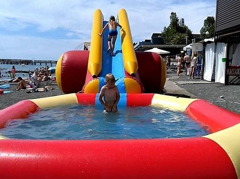 Надувная водная горка детская с бассейном и трамплином