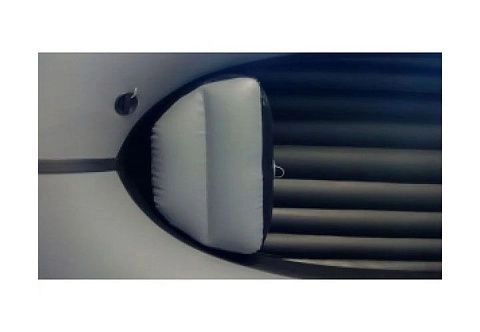 Надувной носовой пуф