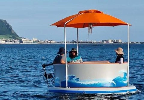 Надувная беседка платформа-пончик для отдыха на воде