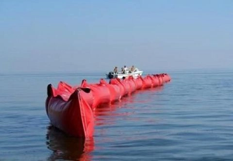 Надувные защитные боновые ограждения. Нефтесборные сооружения