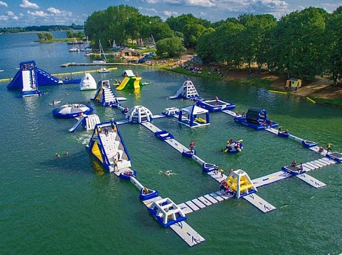 Надувной развлекательный аквапарк «Солнечный зенит»