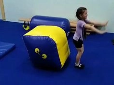 Фотография Надувной гимнастический фляк-тренер «Лимон» из ПВХ ТаймТриал