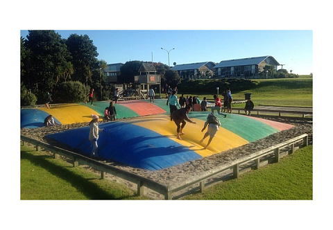 "JUMPING PILLOW" - надувная подушка для прыжков детей, уличный батут