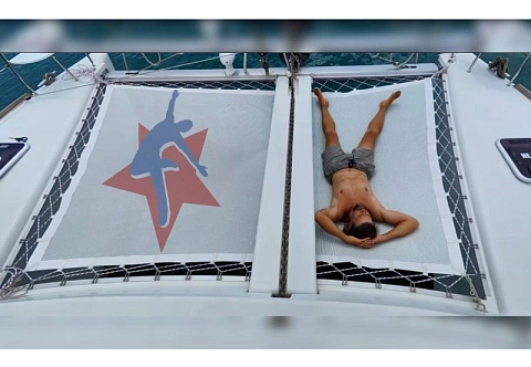 Сетка для палубы парусного катамарана и тримарана