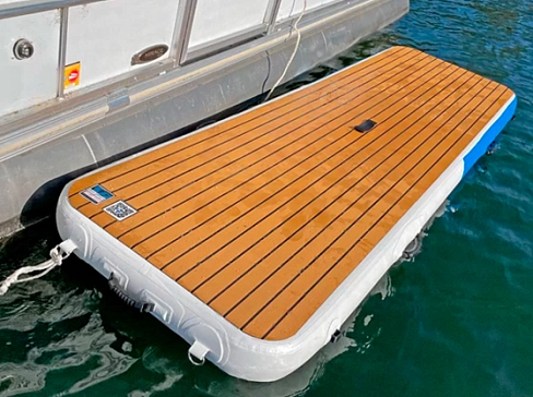 Надувной плот-платформа к яхте, катеру для отдыха