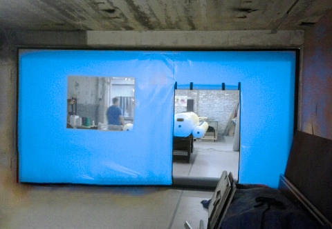 Надувная стена для ремонтных работ и быстрого возведения перегородок